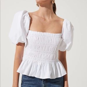 ASTR the label Savina Bubble Sleeve Top white. NWOT!